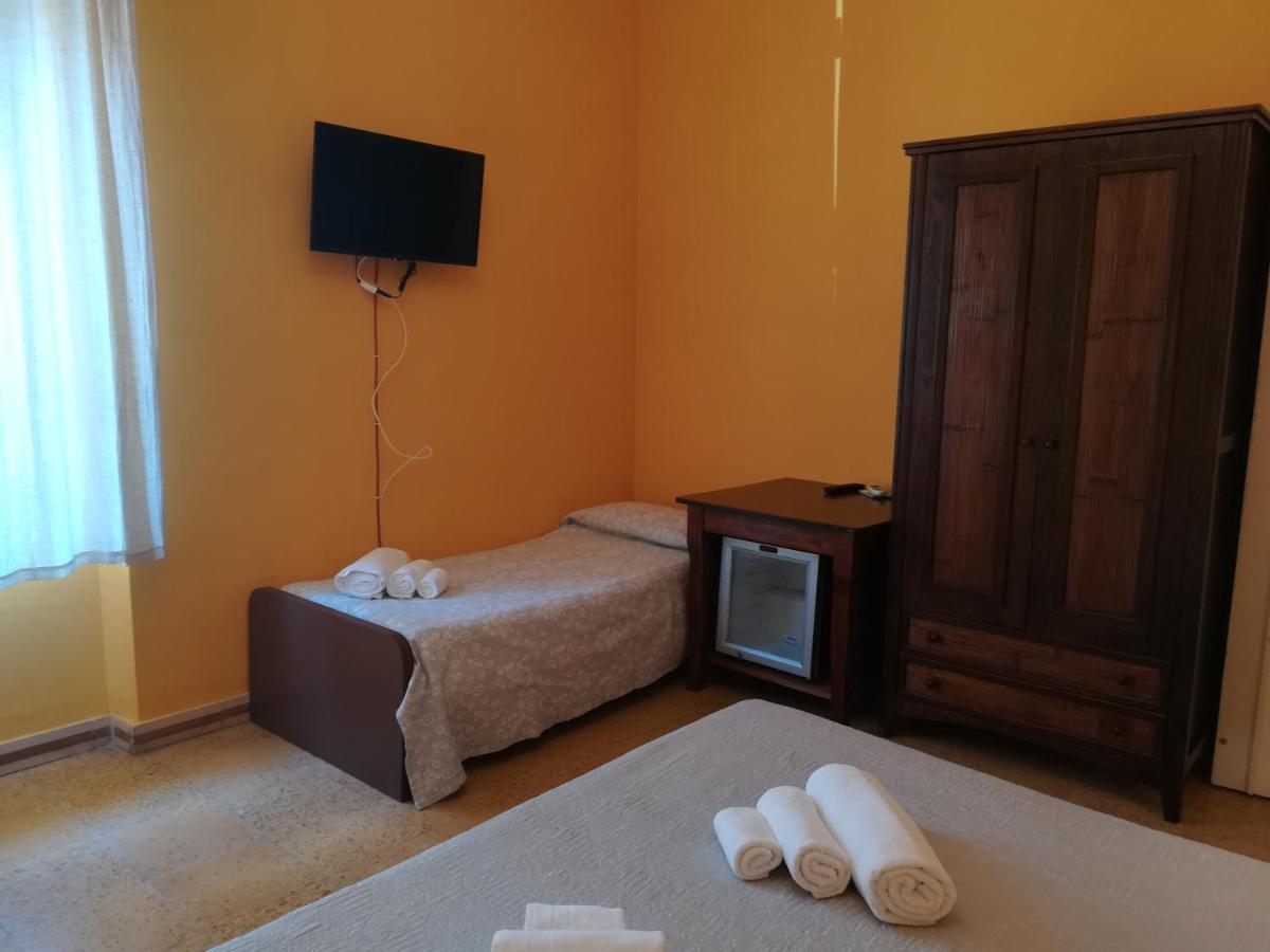 B&B A Due Passi Dal Mare Шилла Экстерьер фото