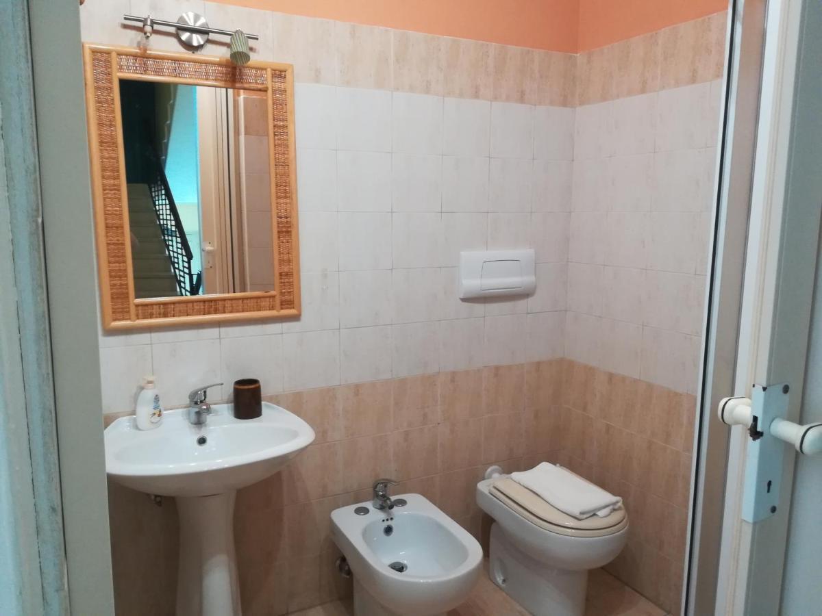 B&B A Due Passi Dal Mare Шилла Экстерьер фото
