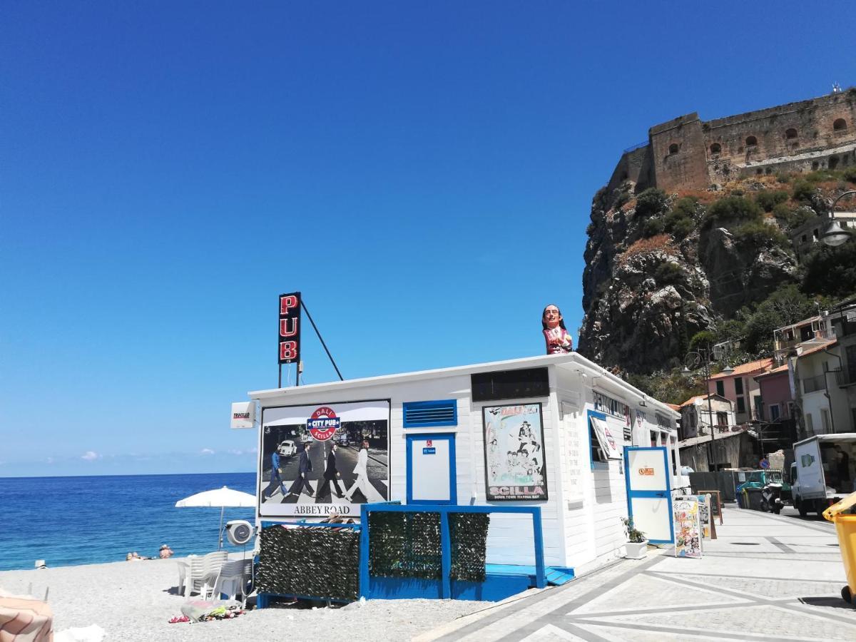 B&B A Due Passi Dal Mare Шилла Экстерьер фото