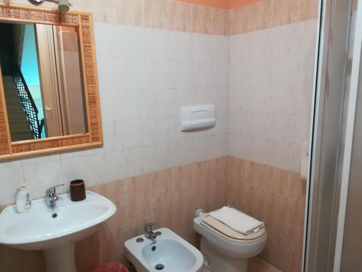 B&B A Due Passi Dal Mare Шилла Экстерьер фото