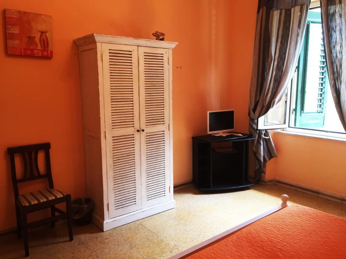 B&B A Due Passi Dal Mare Шилла Экстерьер фото